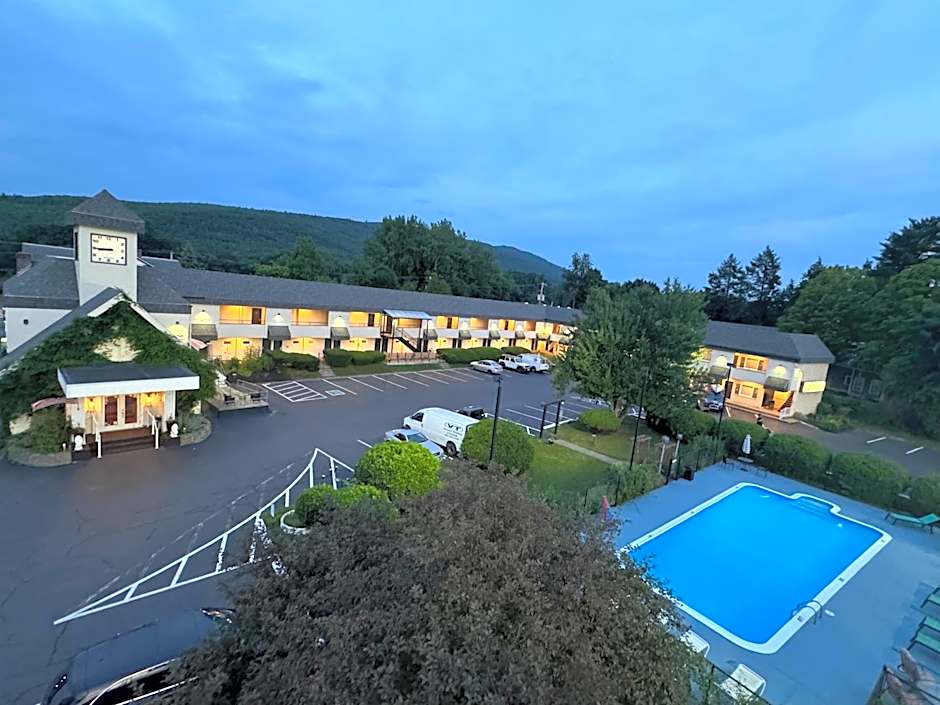 The Black Mountain Inn
