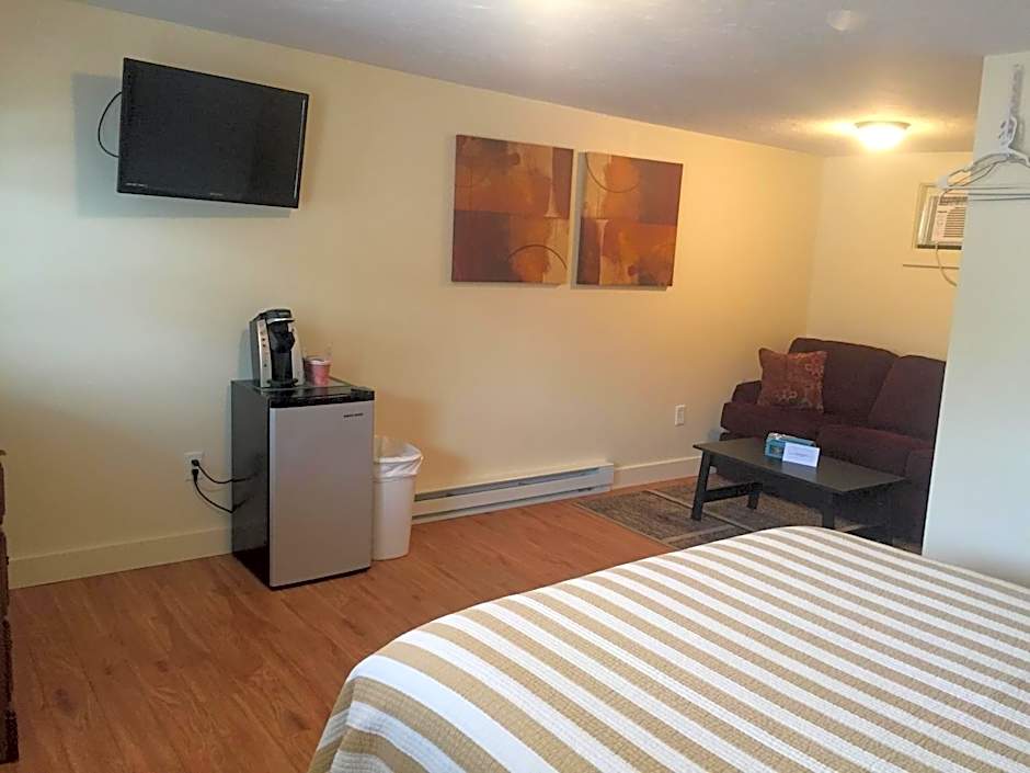 Photo 1 of 2 of 1 Queen Bed