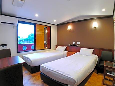 Standard Twin Room - Non-Smoking