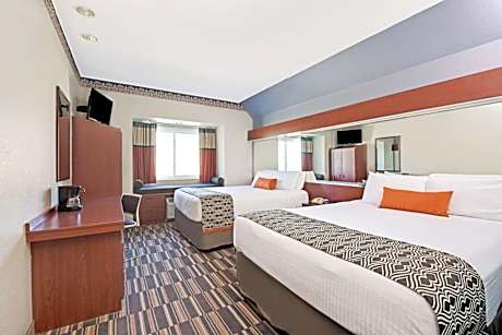 Queen Room with Two Queen Beds - Non-Smoking/Pet Friendly