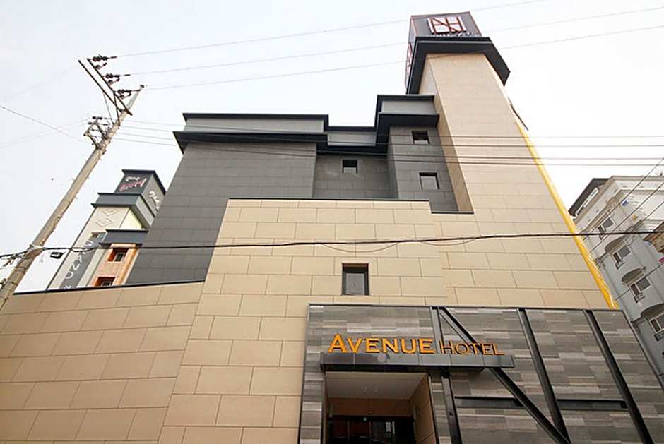 Avenue Hotel