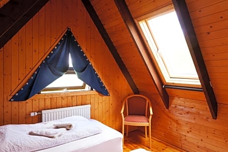 8-Bedroom Lodge