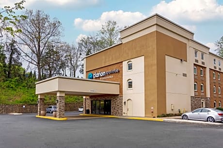 Clarion Pointe Charlottesville