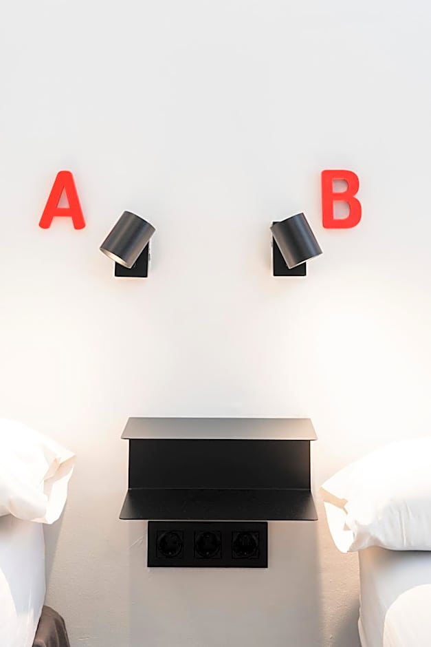 Home Youth Hostel by Feetup Hostels