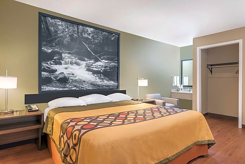 Super 8 by Wyndham Bryant Little Rock Area