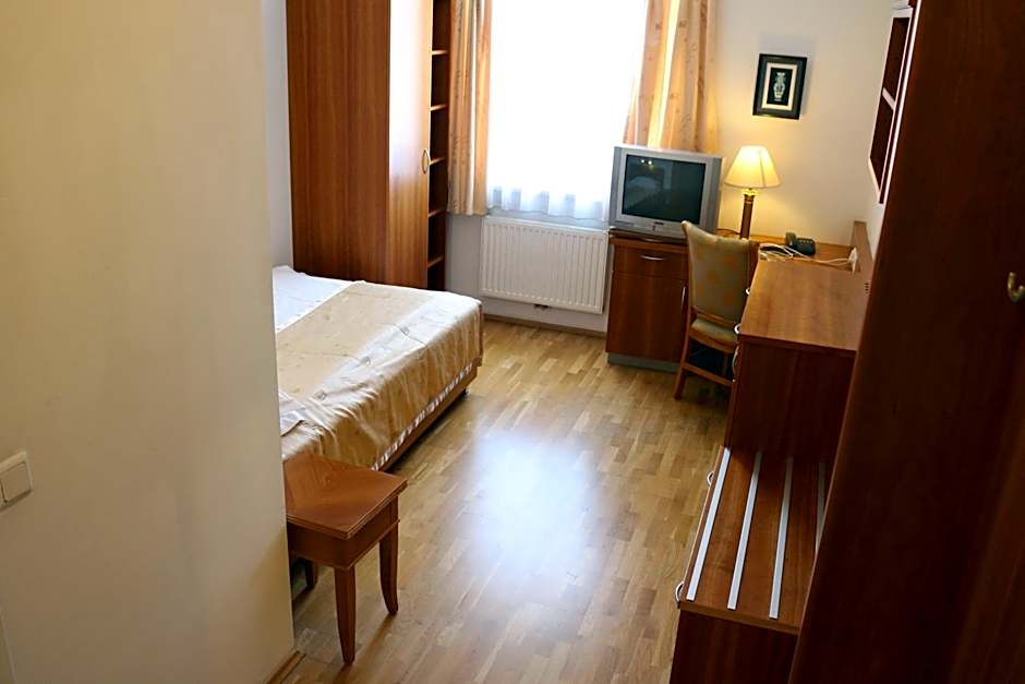 Hotel Wasserpalast - breakfast for free!!!