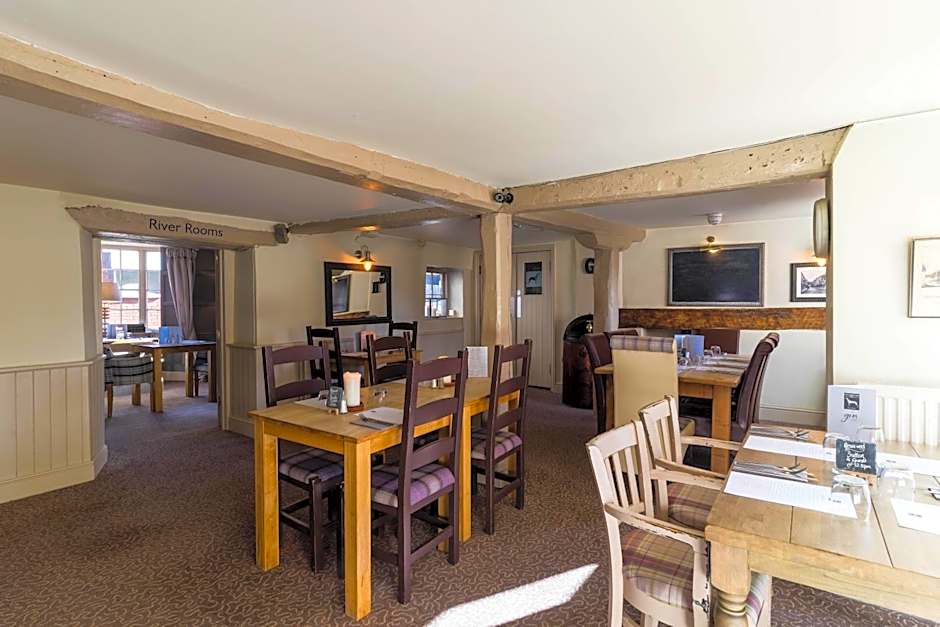 Greyhound Inn Wilton