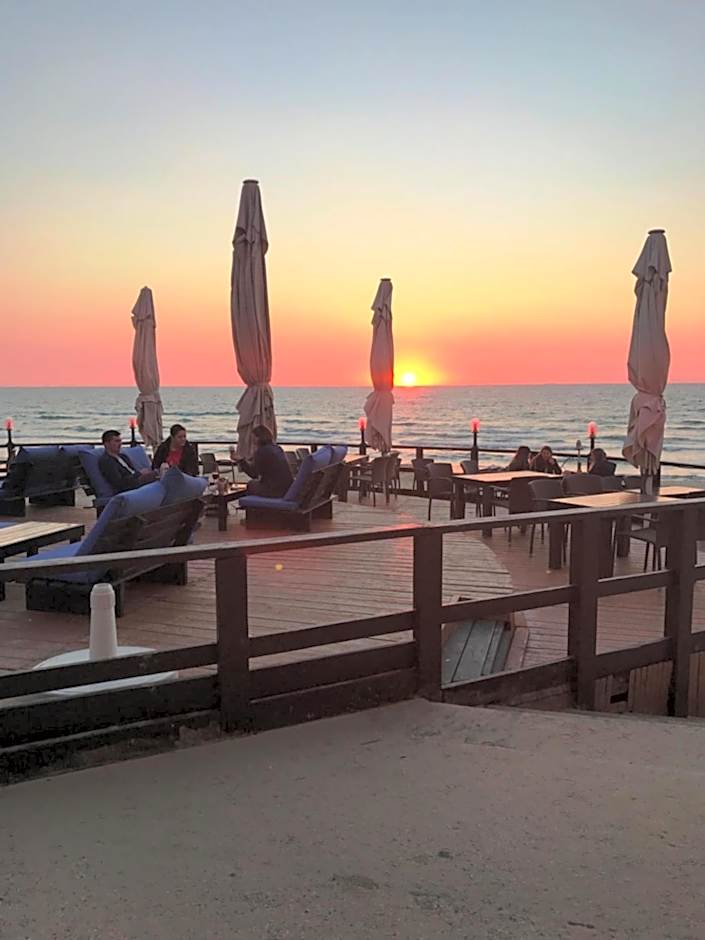 The Seasons Hotel -Studio & Suite