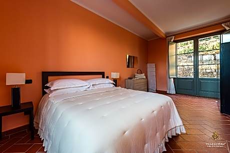 Deluxe 2-Bedroom Apartment