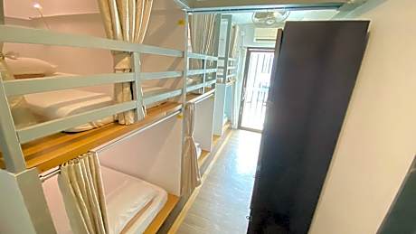 Female Dormitory Air Conditioning with Shared Bathroom