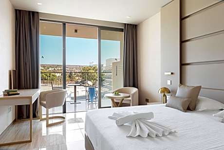 Deluxe Double or Twin Room with Inland View