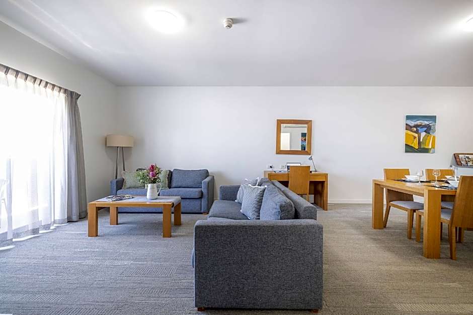 Foto 1 di 7 di Efficiency 2 King Beds, Accessible