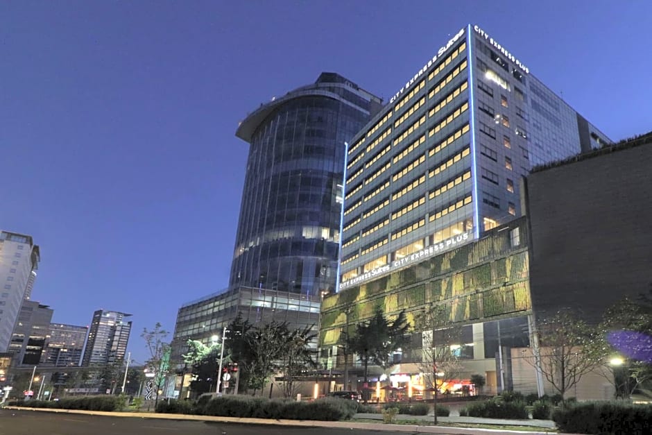 City Express Suites by Marriott Ciudad de México Santa Fe