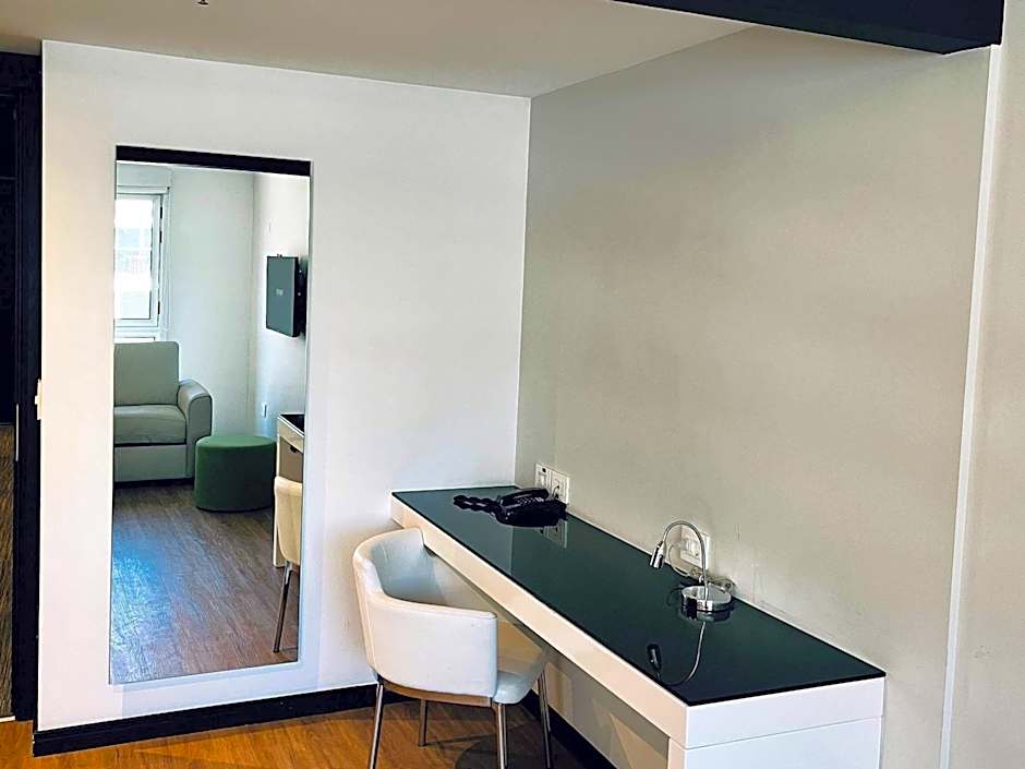 ibis styles Montevideo Biarritz