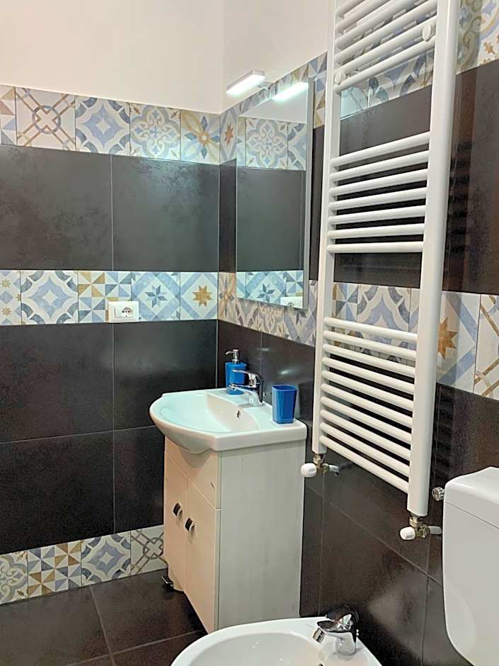 Zdjęcie 1 z 4 — 2 Beds