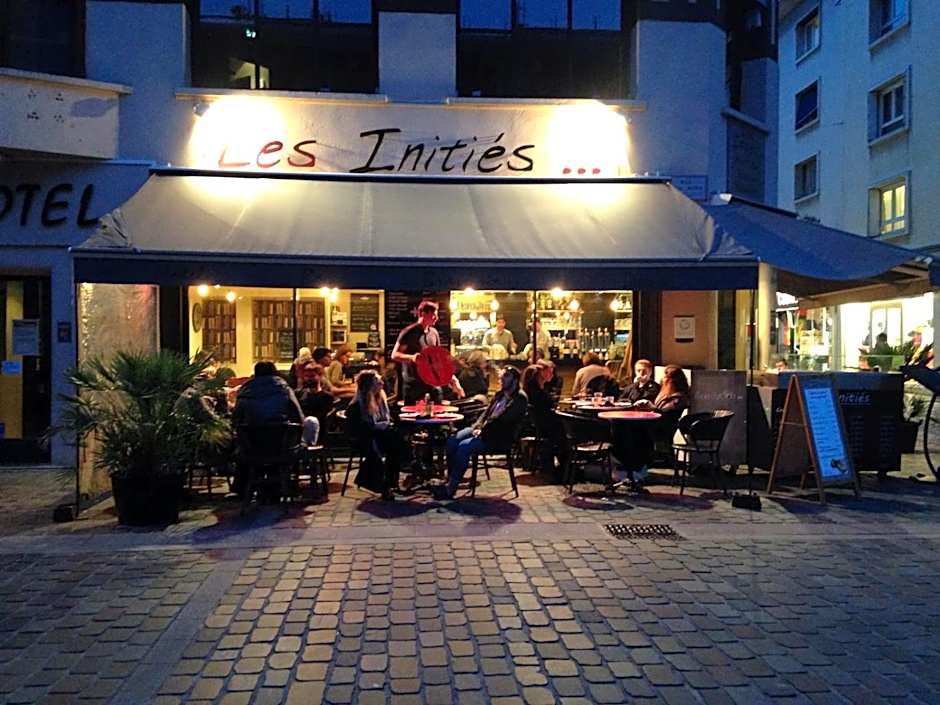 Les Initiés