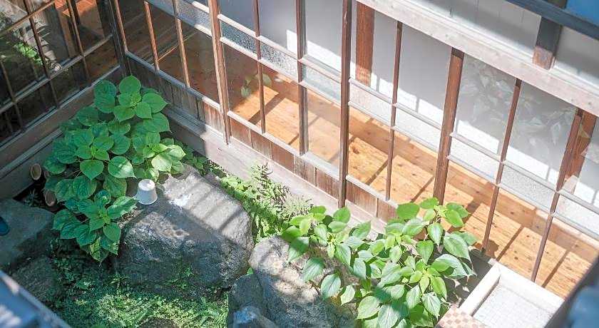 TAKETA Station Hostel cue