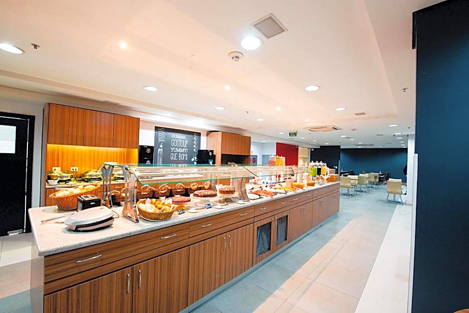 Ibis Curitiba Shopping