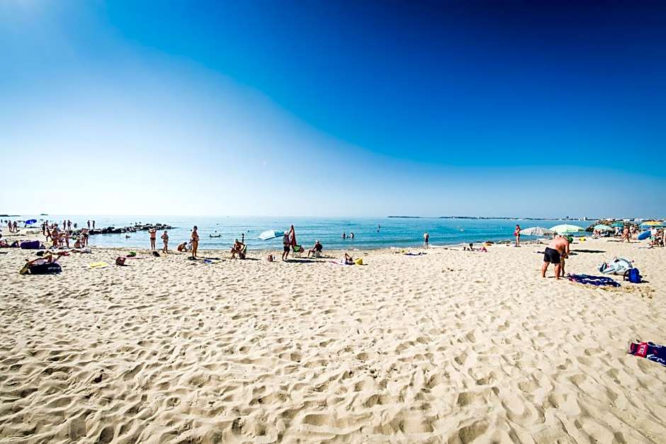 Premier Fort Cuisine - Full Board