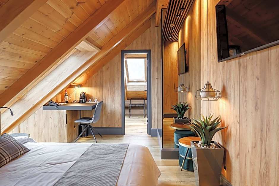 SCHUSTER Boarding House