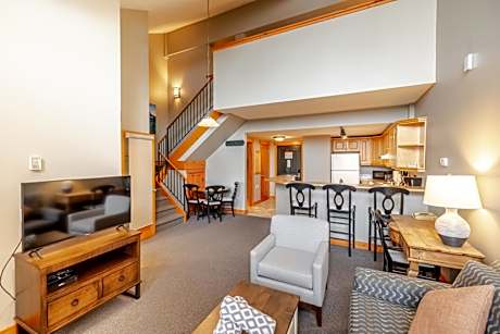 Studio Loft with Kitchen