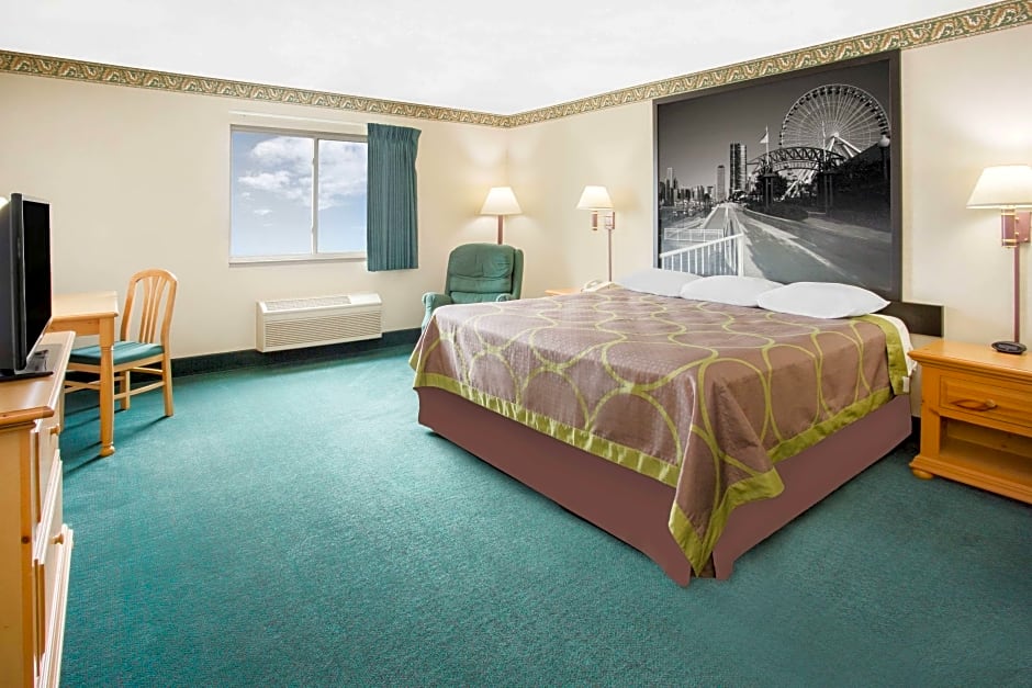 Super 8 by Wyndham El Paso IL