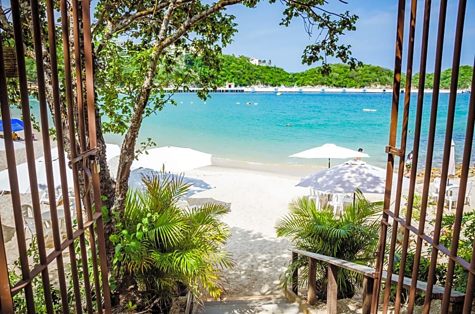 Binniguenda Huatulco & Beach Club