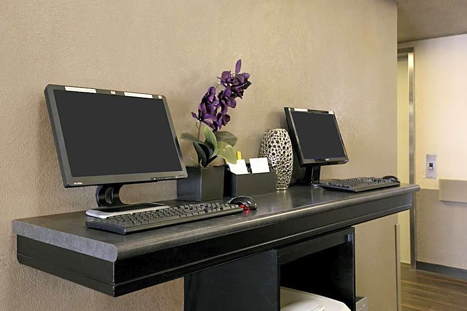 Days Inn by Wyndham Regina