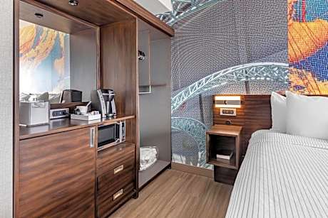 King Room - Non-Smoking