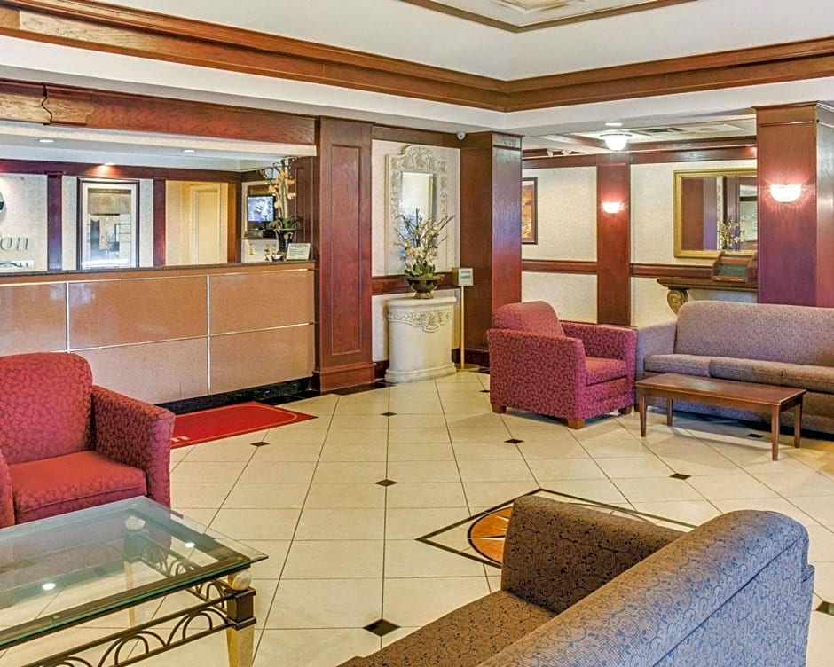 Clarion Inn