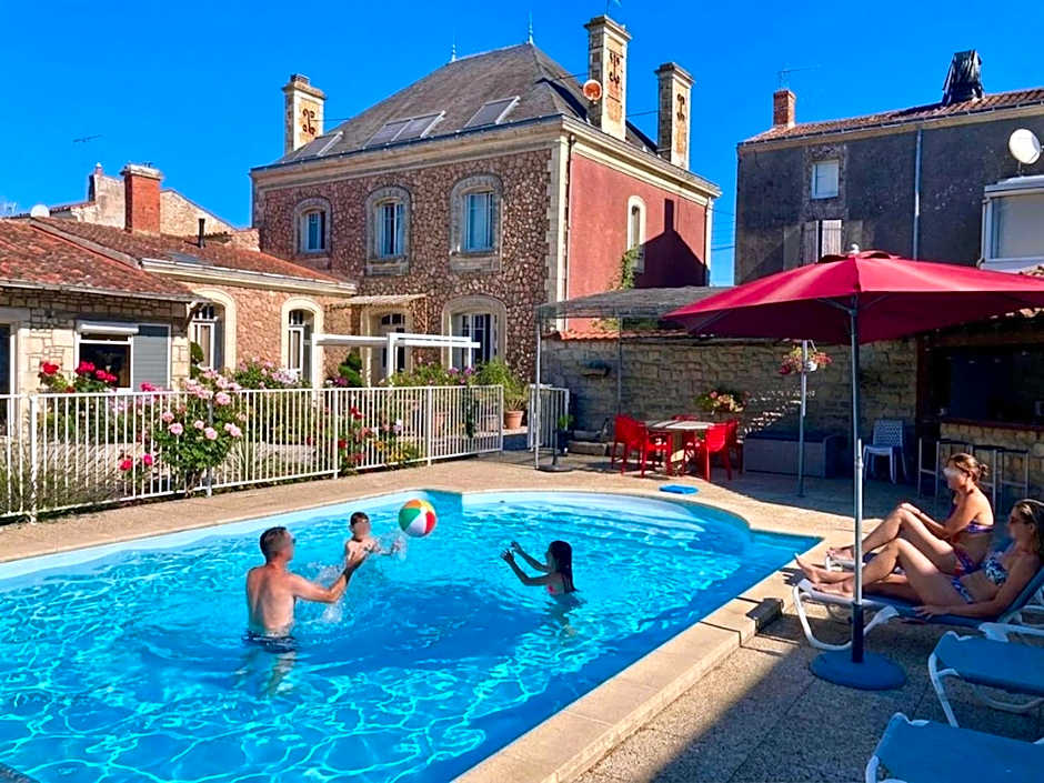 La Villa des Roses Gîte Chambres d'hôtes Piscine chauffée