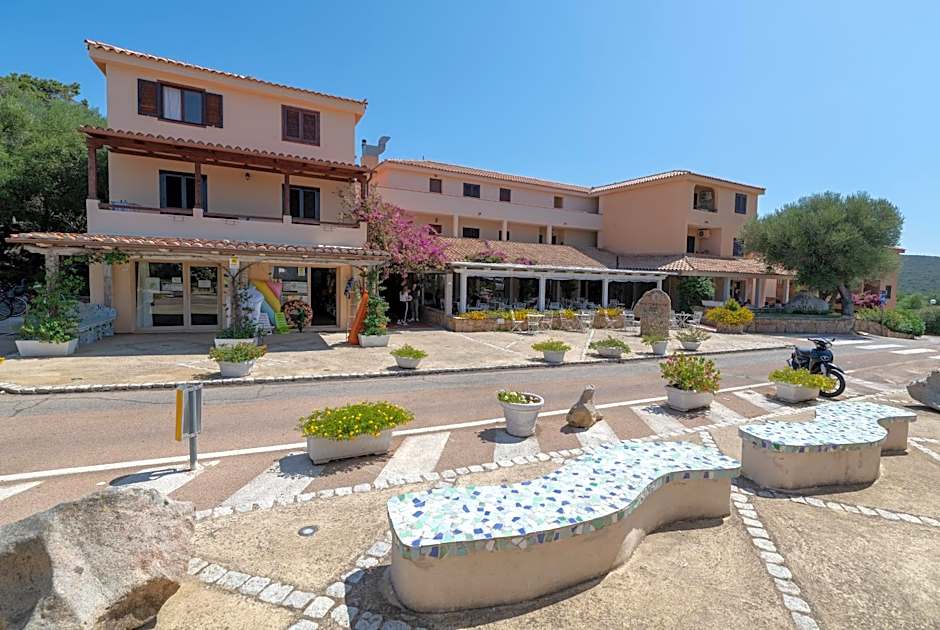 Baia de Bahas Residence