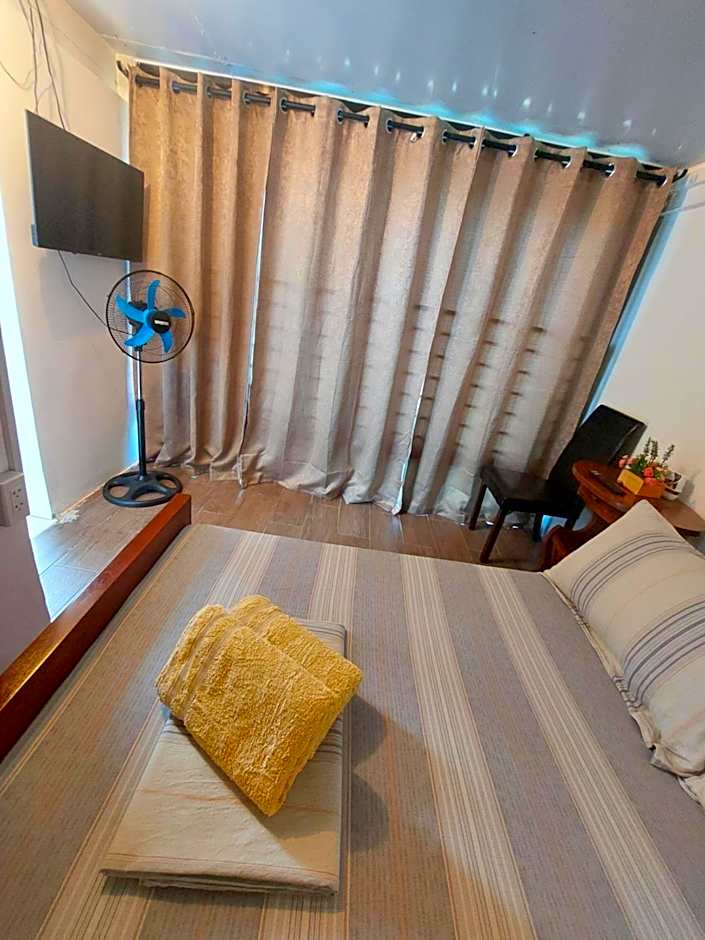 ASHBURN'S TRANSIENT Bauang La Union - BARKADA ROOM, LIMITED PARKING, SELF CHECK-IN, SELF SERVICE