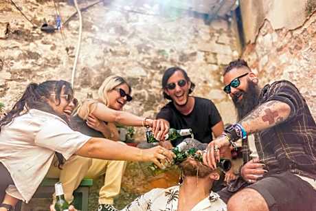 Booze & Snooze Social Hostel