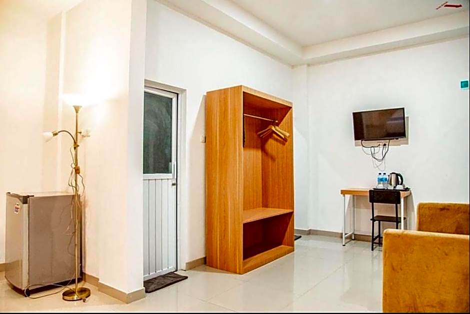 RedDoorz Plus Syariah at Polamas Andalas