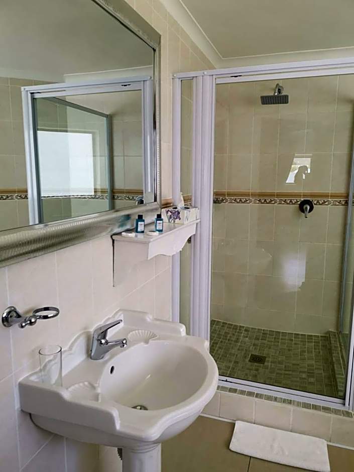 Misty Waves Boutique Hotel