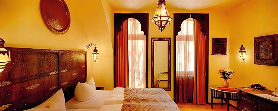 Hotel Villa Oriental & Restaurant                                               