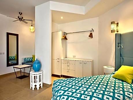 Inland View Family Room for 3 Adults and 1 Child