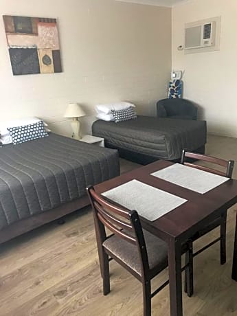 Standard Queen Room with Ensuite