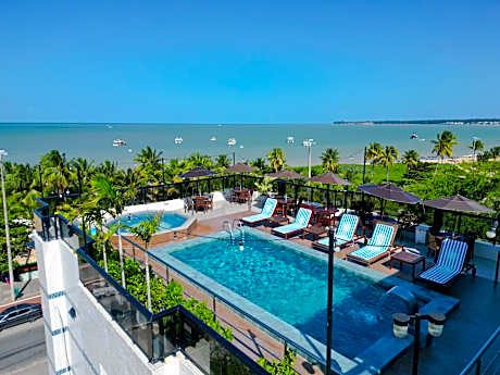 Atlântico Praia Hotel