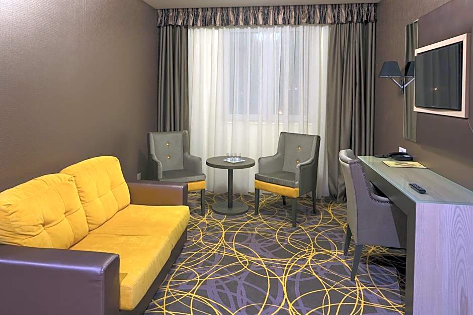 Exclusive Hotel & More