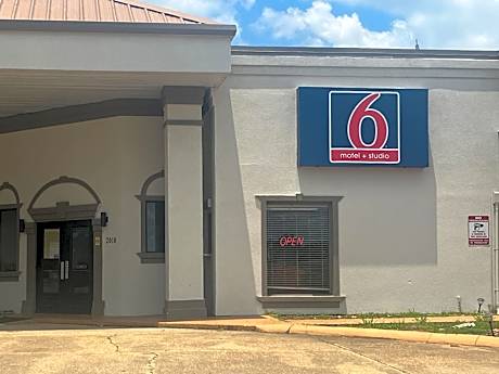 Studio 6 Hammond, LA I12 I55