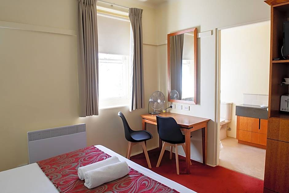 Linaker Art Deco Motel