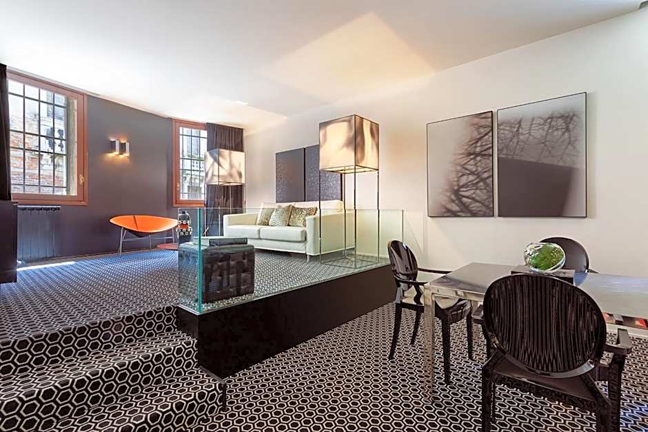Charming House Iqs