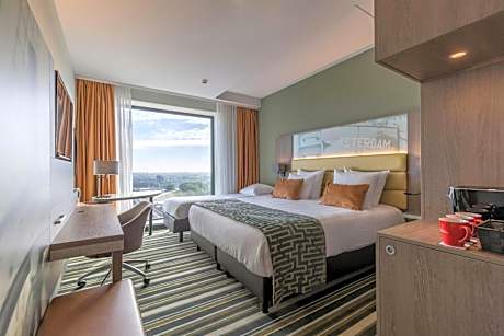 Deluxe Room 1 King Bed 1 Single Bed Upper Floors