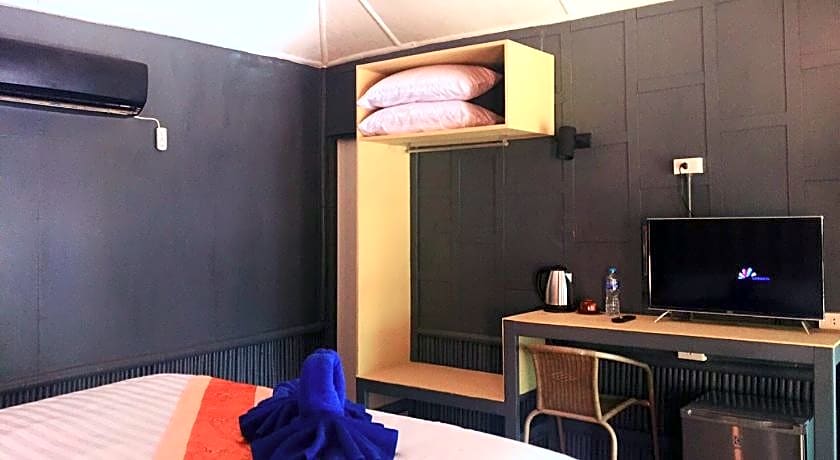 Phi Phi Sea and Hill