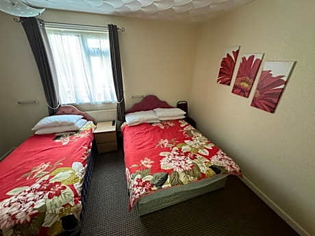 Standard-Twin room-Ensuite