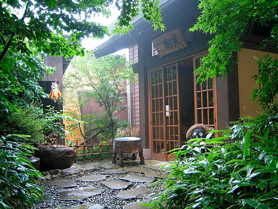 Satonoyu Waraku 13 years or older