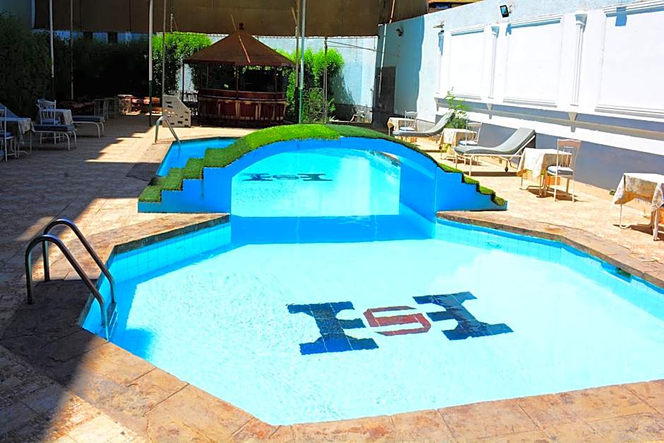 Shady Hotel Luxor