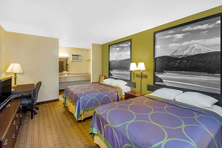 Super 8 by Wyndham Corning